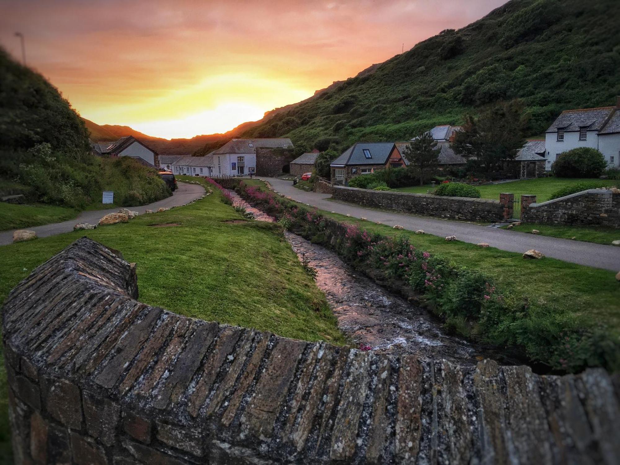 The Riverside Boscastle Buitenkant foto